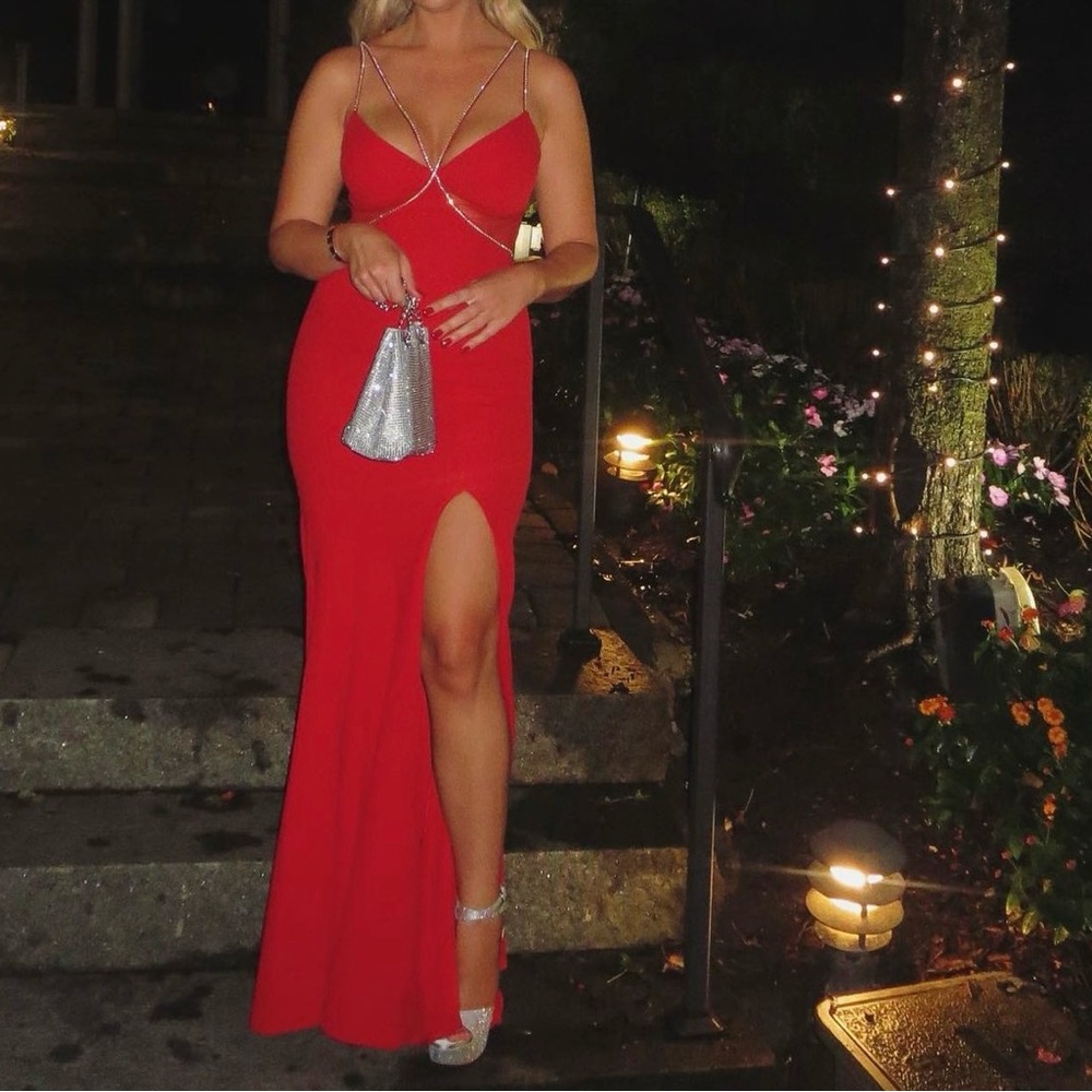 Red Gown - Custom No Tag / Size 4 - image 1